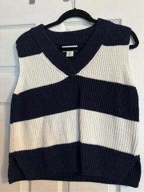 Jessica Simpson Navy & White Striped V-Neck Sweater top